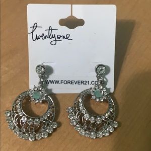 NWT drop down earrings